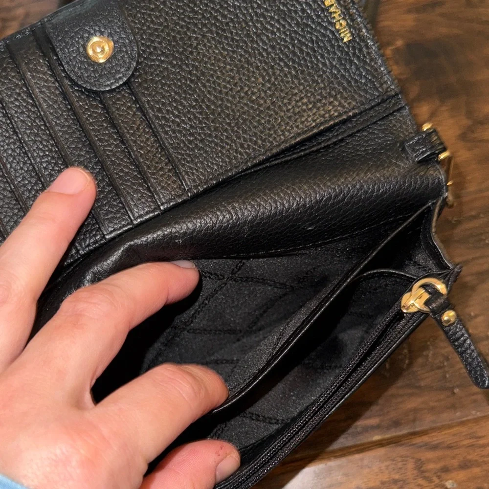 Michael Kors Elegant Black Crossbody Bag